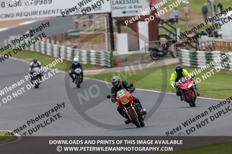 Vintage motorcycle club;eventdigitalimages;mallory park;mallory park trackday photographs;no limits trackdays;peter wileman photography;trackday digital images;trackday photos;vmcc festival 1000 bikes photographs